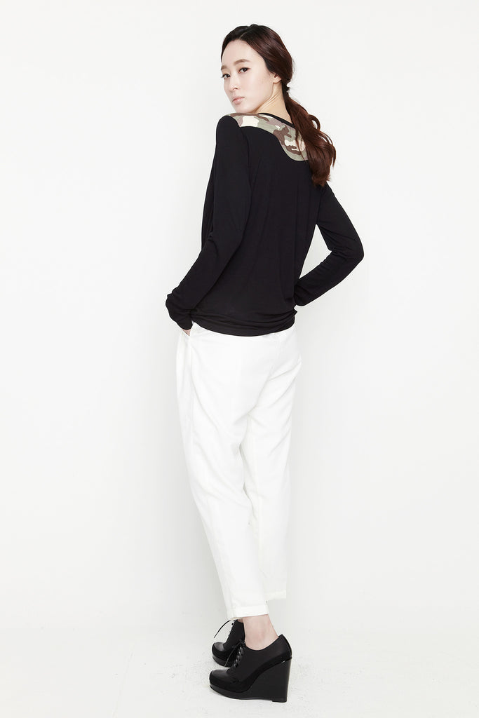 camo shoulder tee black by Ryul + Wai