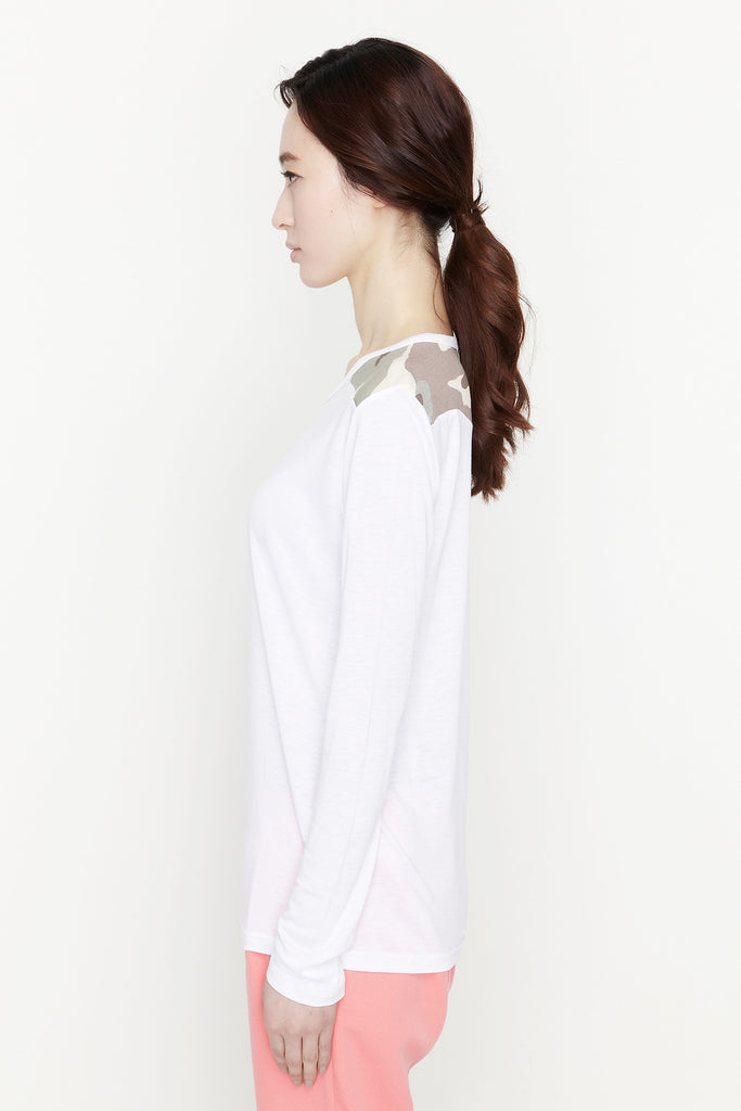 camo shoulder tee white by Ryul + Wai