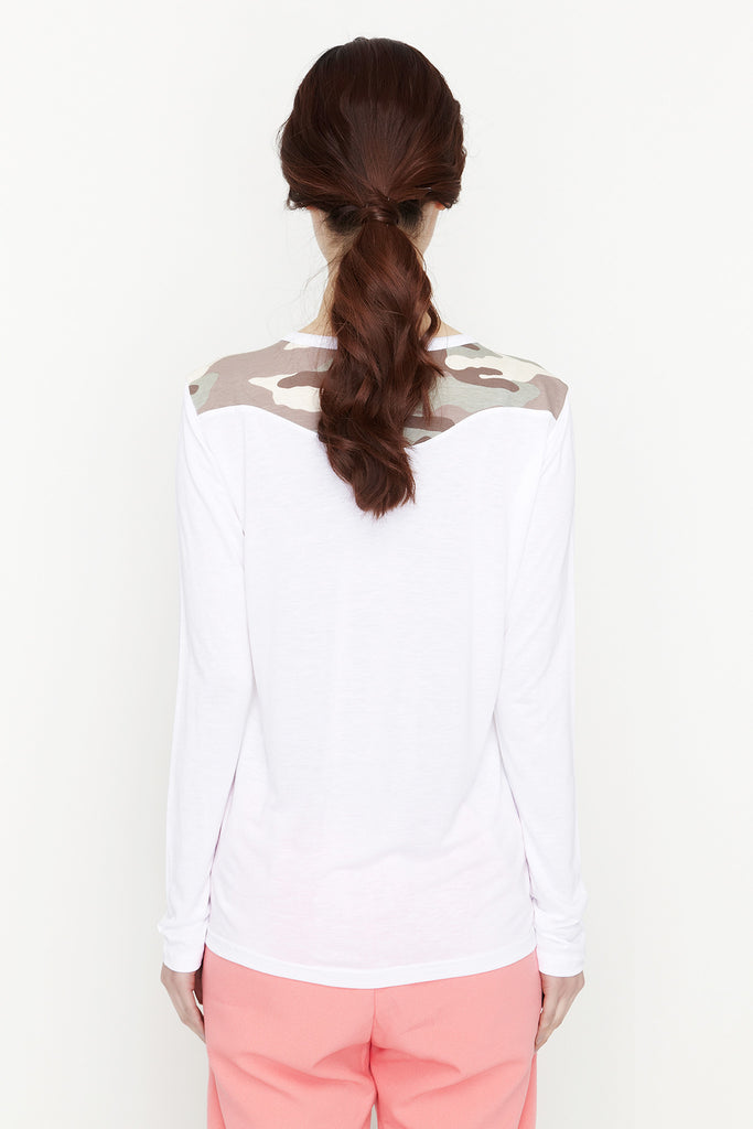 camo shoulder tee white by Ryul + Wai