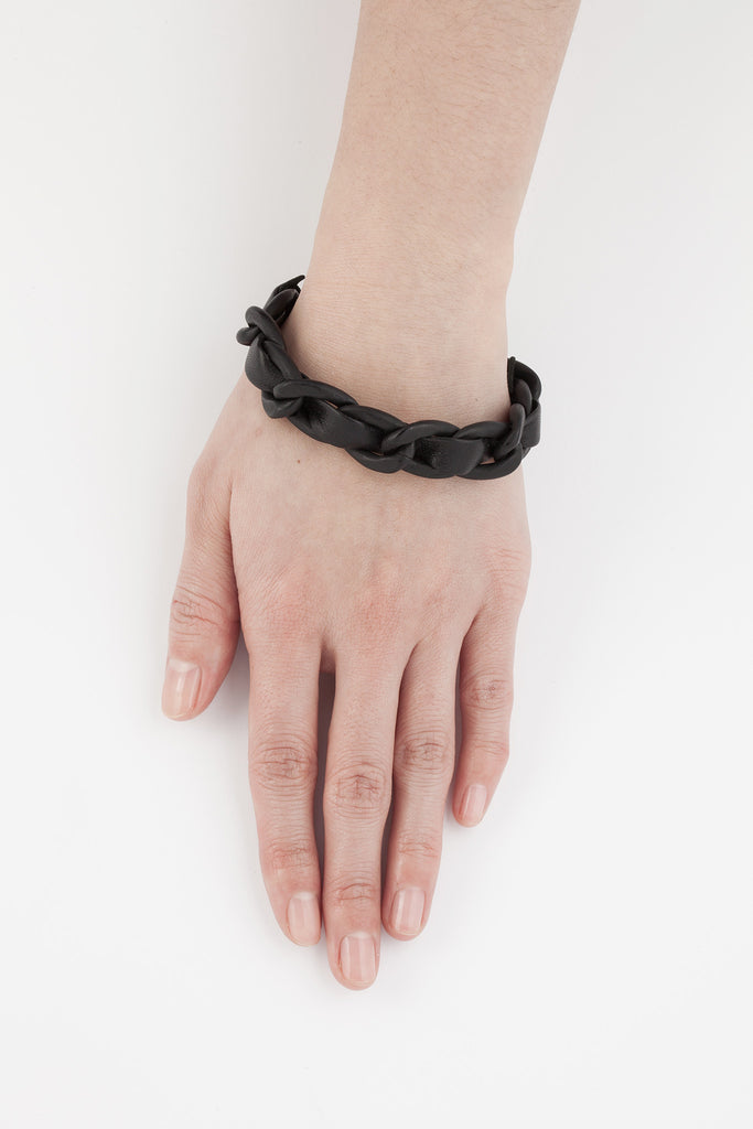catena black leather bracelet by Atelier R.Lee